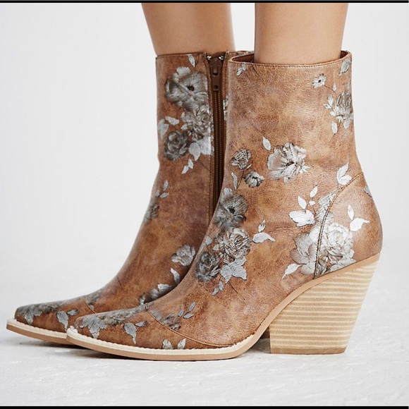 Free People Shoes - Jeffrey Campbell x Free People Peyton Bootie